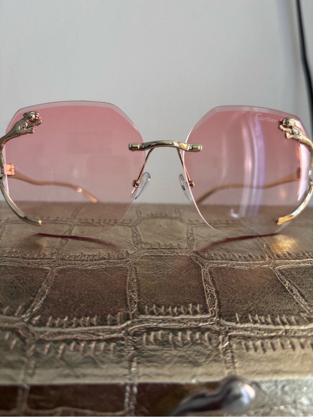 Source Unknown Pink Rimless Sunglasses with Gold Accents
